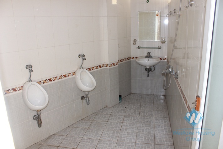 Good location office for rent in Au Co St.